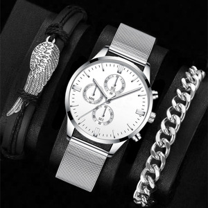 Reloj de Cuarzo para Hombre con Triple Dial y Fecha, Correa de Cuero, Set de 4 Pulseras, Estilo Deportivo, Nuevo Modelo 192038 - Product Image 5