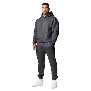 Streetwear confortable de style de rue pour hommes survêtement de jogging ensemble de pantalons de survêtement à capuche et à épaules tombantes à motif solide imprimé - Product Image 6
