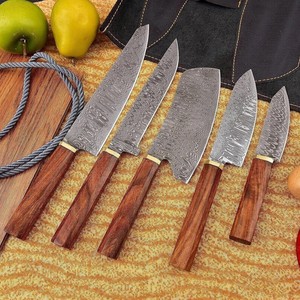 Ensemble de couteaux de chef Saga Forge en acier Damas, 5 pièces, manches en bois, design ambidextre, lames forgées à 67 couches, couteaux faits à la main - Product Image 5