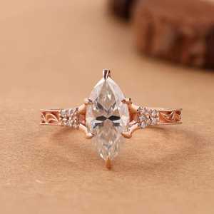 Bague solitaire halo en moissanite taille marquise 1,01 carat, argent 925 original avec rhodium, cadeau romantique pour les mariées - Product Image 1