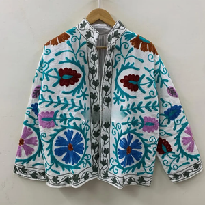 Chaqueta de algodón Suzani con bordado a mano | Chaquetas de Mujer | Chaqueta de invierno hecha a mano - Product Image 2