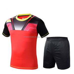 Jersey y calcetines de fútbol transpirables de secado rápido profesionales personalizados con diseño deportivo Ropa de fútbol personalizable - Product Image 4