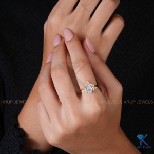 แหวนแต่งงานเพชรทรงรีเพาะเลี้ยงในห้องปฏิบัติการ ชุดแหวนทองคำแท้สีเหลือง ดีไซน์โค้งเข้ากัน แหวนหมั้น เครื่องประดับชั้นดี ขายส่ง - Product Image 4