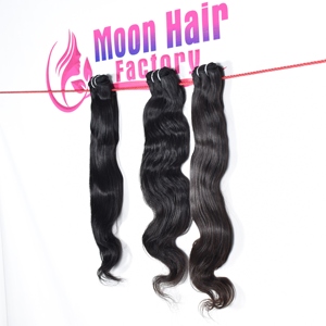 Extensions de cheveux humains indiens 100% de la meilleure qualité, 32 pouces, 1 paquet, ondulés, produit naturel, cheveux humains non traités, en vente - Product Image 2