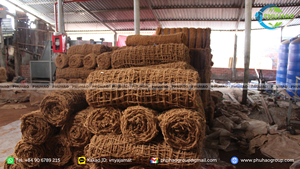 Red de fibra de coco vegetal para la prevención natural de la erosión y el apoyo al establecimiento de césped y plantas en pendientes - Product Image 6