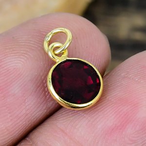 Collier avec pendentif en grenat rouge naturel de forme ronde, chaîne en argent sterling 925 plaqué or 18 carats - Product Image 4