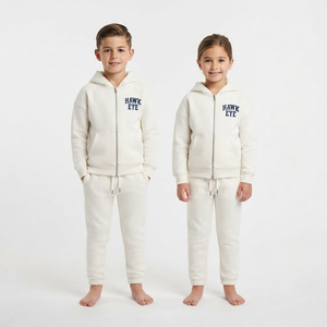 Conjunto Deportivo de Dos Piezas para Niños, Sudadera con Capucha y Pantalones Jogger con Cierre Completo y Logotipo, Fabricante de Ropa de Buena Calidad - Product Image 5