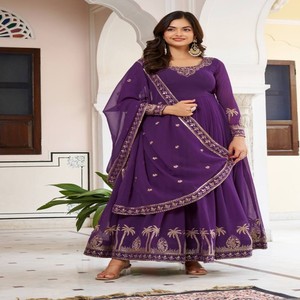 VASTRA COTTAGE Lehenga de Georgette Sintética de Diseño con Gran Vuelo, Choli Bordado y Dupatta con Lentejuelas, Elegante Atuendo de Boda - Product Image 3