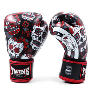 ถุงมือชกมวยหนังแท้ลายกราฟิก ยี่ห้อ Twins สำหรับฝึกซ้อมมวยไทย คิกบ็อกซิ่ง และ MMA - Product Image 2