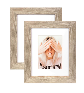 Marcos de Fotos Anchos de 8x10 para Exhibir Fotos de 5x7 con Paspartú, Vidrio HD en el Interior, Marco de Fotos Rústico de Madera Marrón Claro para Mesa - Product Image 4