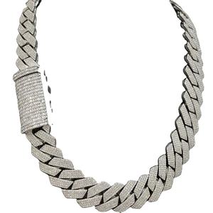 Exquisita Cadena Hecha a Mano con Oro Blanco y Rosa de 14 Quilates con Diamantes de Moissanita que Radien una Belleza Inigualable - Product Image 1