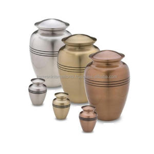 Urnes funéraires en métal faites à la main très demandées pour cendres humaines, disponibles à prix abordable en provenance d'Inde – Artisanat moderne et naturel - Product Image 3