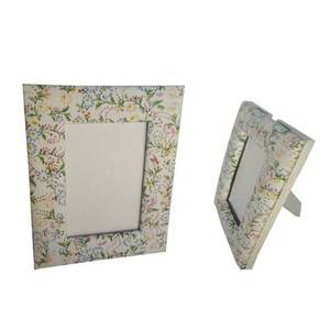 Cadres photo en bois au design élégant, finition noyer, avec bordure stylée, pour la décoration de chambre d'enfant et les occasions de pendaison de crémaillère - Product Image 2