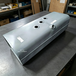 Réservoir de carburant diesel en métal gris/argenté Wai Tick pour la réparation et le remplacement de camions, fabriqué en Malaisie - Product Image 1