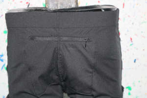 Shorts Deportivos Negros de Cintura Media con Cordón Ajustable y Tejido de Punto - Product Image 2