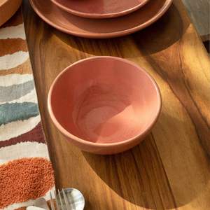 Scodella rustica elegante e resistente in ceramica per pasti accoglienti - Product Image 3