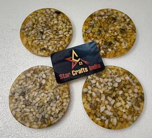 Ensemble de 4 dessous-de-verre de qualité supérieure en pierre naturelle incrustée de résine époxy, style mosaïque ambrée terrazzo - Product Image 1