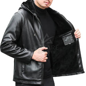 Veste d'hiver confortable en cuir à capuche avec une sensation légère et un intérieur chaud et protecteur - Product Image 2