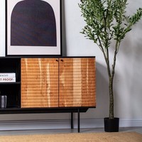 Buffet en bois Vandana Falcon Vento avec dessus noir pour des intérieurs modernes et élégants
