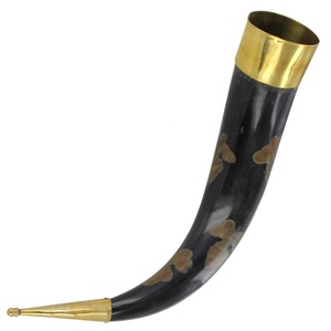 Corne à boire viking 100% alimentaire, faite à la main en corne de vache, écologique, polie, art moderne et objet de collection, chopes à bière - Product Image 1