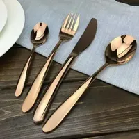 Ensemble de couverts en métal de luxe comprenant cuillère, fourchette et couteau pour cuisine moderne, restaurants, hôtels et services de traiteur