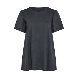 Camiseta básica informal de manga corta para mujer, holgada, con cuello redondo, para uso diario en verano, tela suave y transpirable - Product Image 1