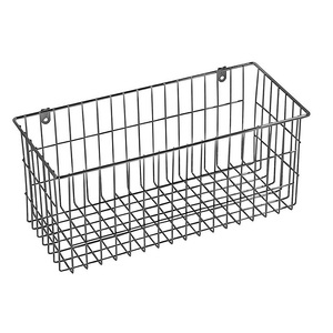 Cesta colgante de pared de hierro hecha a mano, diseñada para decoración rústica del hogar, almacenamiento en la cocina y organización de paredes. - Product Image 5