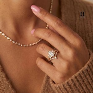 Bague de mariage personnalisée en diamant marquise cultivé en laboratoire, motif floral inspiré de la nature, solitaire en grappe, pavé incurvé - Product Image 5