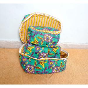 El Accesorio Perfecto: Bolsas Organizadoras de Belleza para Maquillaje y Más, tus Esenciales Diarios, Set de 3 Bolsas - Product Image 4