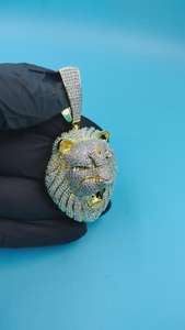 Joyería Hip Hop, Colgante de Cabeza de León en Plata de Ley 925 con Diamantes Moissanite VVS, Chapado en Oro Amarillo, Colgante de Diamantes Personalizado - Product Image 2