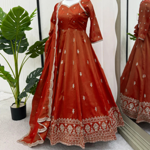 Magnifique RADHE EXPORTS Salwar Kameez moderne en tissu de soie scintillant avec doublure intérieure en chinon Quick Dry Casual & Graduation Wear - Product Image 1