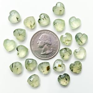Piedra preciosa de prehnita facetada de grado AAA, tallada a mano en forma de corazón, para la fabricación de joyas, 10 mm, prehnita suelta, cuentas briolette, a granel. - Product Image 1