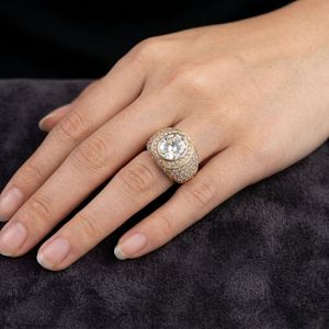 Gemvanity SR1462 Anillo de Moissanita con Corte Brillante y Engaste de Canal Clásico de Lujo Chapado en Oro de 14K y Plata, para Mujer y Unisex, Ideal para Fiestas - Product Image 4