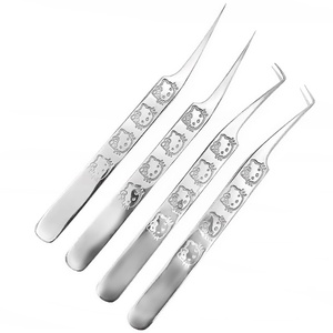 Pince à cils RMI pour extensions de cils, à 90 degrés et à pointe droite, avec design chat et poignée argentée brillante - Product Image 4