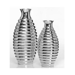 Ensemble de vases en acier inoxydable faits à la main en Inde, vases décoratifs en métal pour la décoration de la maison, du salon et du bureau - Product Image 1