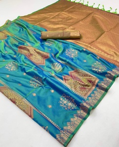 Sari de Seda Pura Pochampally Tejido a Mano, Ropa Tradicional de Boda para Mujer, Tejido Azul, Verde y Dorado, Ropa India y Pakistaní - Product Image 1