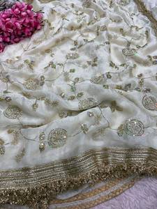 Sari de satén de seda Fandy con cuentas y lentejuelas para novias y fiestas, y blusa de satén de seda Fandy con cuentas y lentejuelas. - Product Image 6