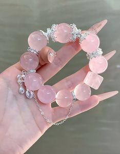 Pulsera de Resina Hecha a Mano de Lujo con Combinación de Colores Única, Accesorio de Moda para Mujeres y Niñas en Todo el Mundo - Product Image 2