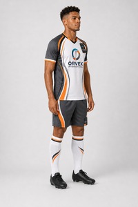 Uniforme de football en polyester respirant avec logo personnalisé 2024, taille plus, vente en gros, service de conception OEM ODM, vêtements de football unisexes - Product Image 4