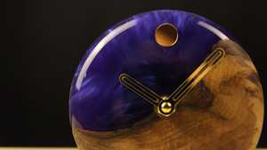 Horloge de table en résine époxy de qualité supérieure, finition transparente, imperméable, durable, design moderne pour salon - Product Image 5