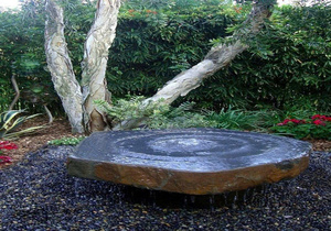 Fontaine de jardin extérieure en pierre de basalte naturelle avec base de support et trou central pré-percé, design moderne, garantie 1 an - Product Image 4