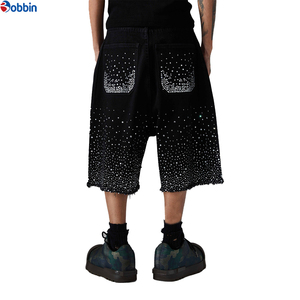 Shorts en jean décontractés d'été pour hommes, style hip-hop, délavés, avec strass, coupe ample et personnalisée, par les fabricants de vêtements - Product Image 2