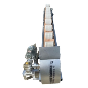 Élévateur à godets personnalisable avec seaux en plastique ou en métal pour systèmes de transport de grains, de <span class=keywords><strong>granulés</strong></span> et de poudres - Product Image 1