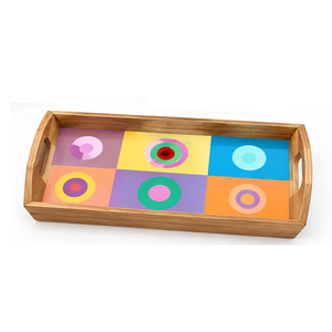 Plateau de service en bois à motifs abstraits avec poignées, finition laminée, usage résidentiel - Product Image 1