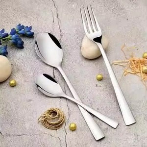 ชุดช้อนส้อมโลหะทันสมัยสำหรับตกแต่งโต๊ะอาหาร ร้านอาหาร และตกแต่งห้องครัว - Product Image 5
