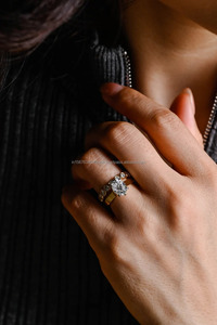 แหวนหมั้นสีเหลืองทอง14K ของผู้หญิง/สายคาดวงรีและครึ่งชั่วนิรันดร์ในห้องปฏิบัติการปลูกเพชรชุบสี18K - Product Image 5