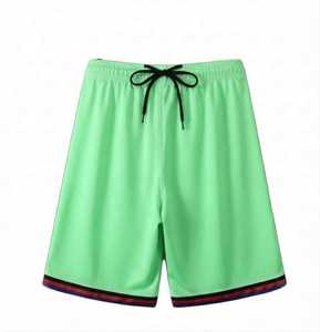 Pantalones Cortos Deportivos de Baloncesto Personalizados al por Mayor para Hombre, 100% Poliéster de Malla de Secado Rápido con Bolsillos Laterales - Uniforme de Equipo Personalizado - Product Image 2