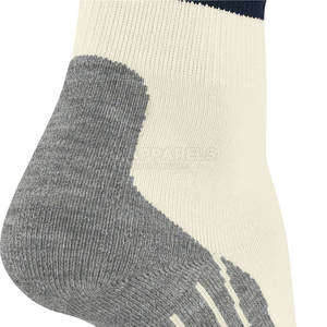 Chaussettes de football d'hiver - Respirantes et écologiques, tailles/couleurs personnalisées, fabriquées au Pakistan - Product Image 6