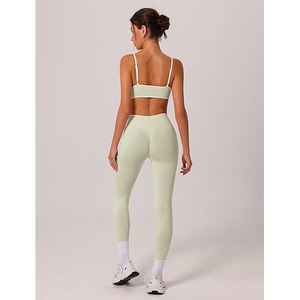 Ensemble de yoga Barely There pour femme : Soutien-gorge de sport compressif, Legging taille haute avec empiècements en mesh, effet push-up, bretelles croisées, en Nylon Spandex - Product Image 6