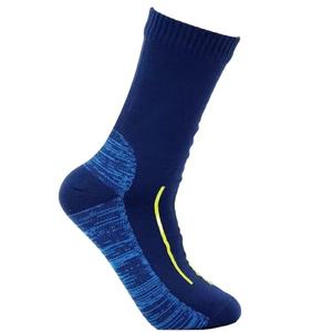 Chaussettes de cyclisme noires pour hommes et femmes, en coton, pour le basketball, la course à pied, chaussettes athlétiques épaisses, élégantes, sublimées - Product Image 1